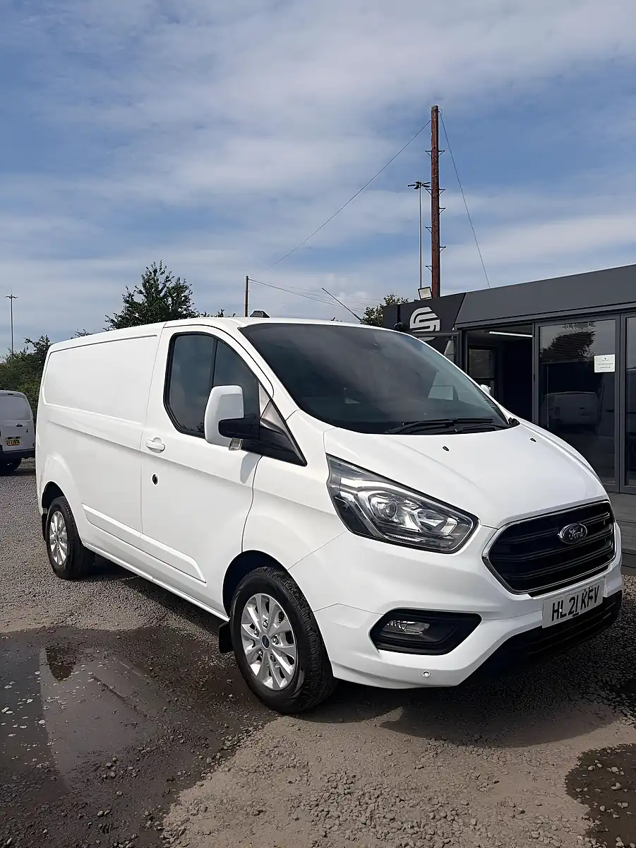 Used 2021 Ford Transit Custom Limited White - Front View