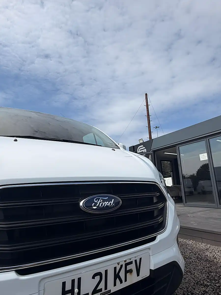 Used 2021 Ford Transit Custom Limited White - Interior and Exterior details 11