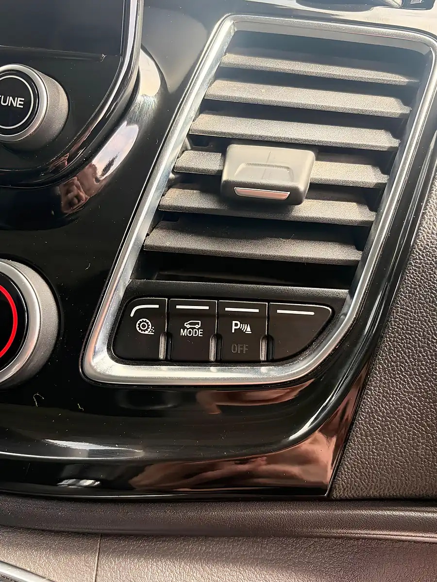Used 2021 Ford Transit Custom Limited White - Interior and Exterior details 18