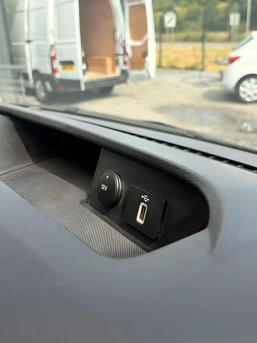 Used 2021 Ford Transit Custom Limited White - Interior and Exterior details 19