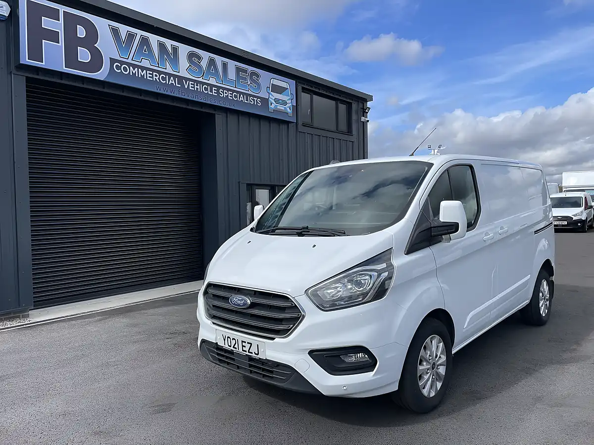 Used 2021 Ford Transit Custom Limited White - Front View