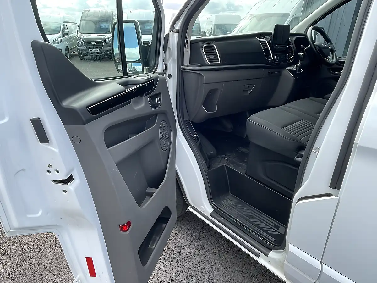 Used 2021 Ford Transit Custom Limited White - Interior and Exterior details 14