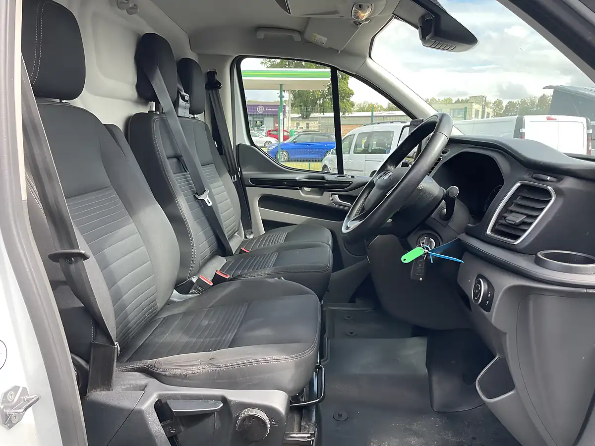 Used 2021 Ford Transit Custom Limited White - Interior and Exterior details 6