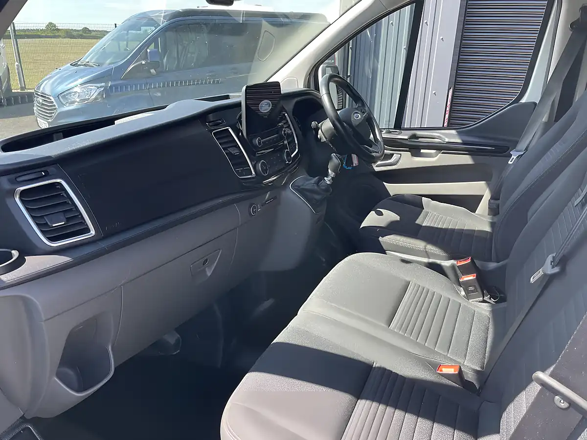 Used 2021 Ford Transit Custom Limited White - Interior and Exterior details 4