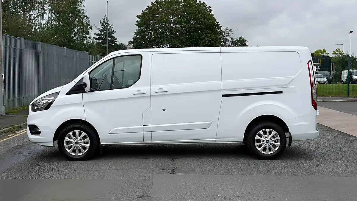 Used 2021 Ford Transit Custom Limited White - Interior and Exterior details 4