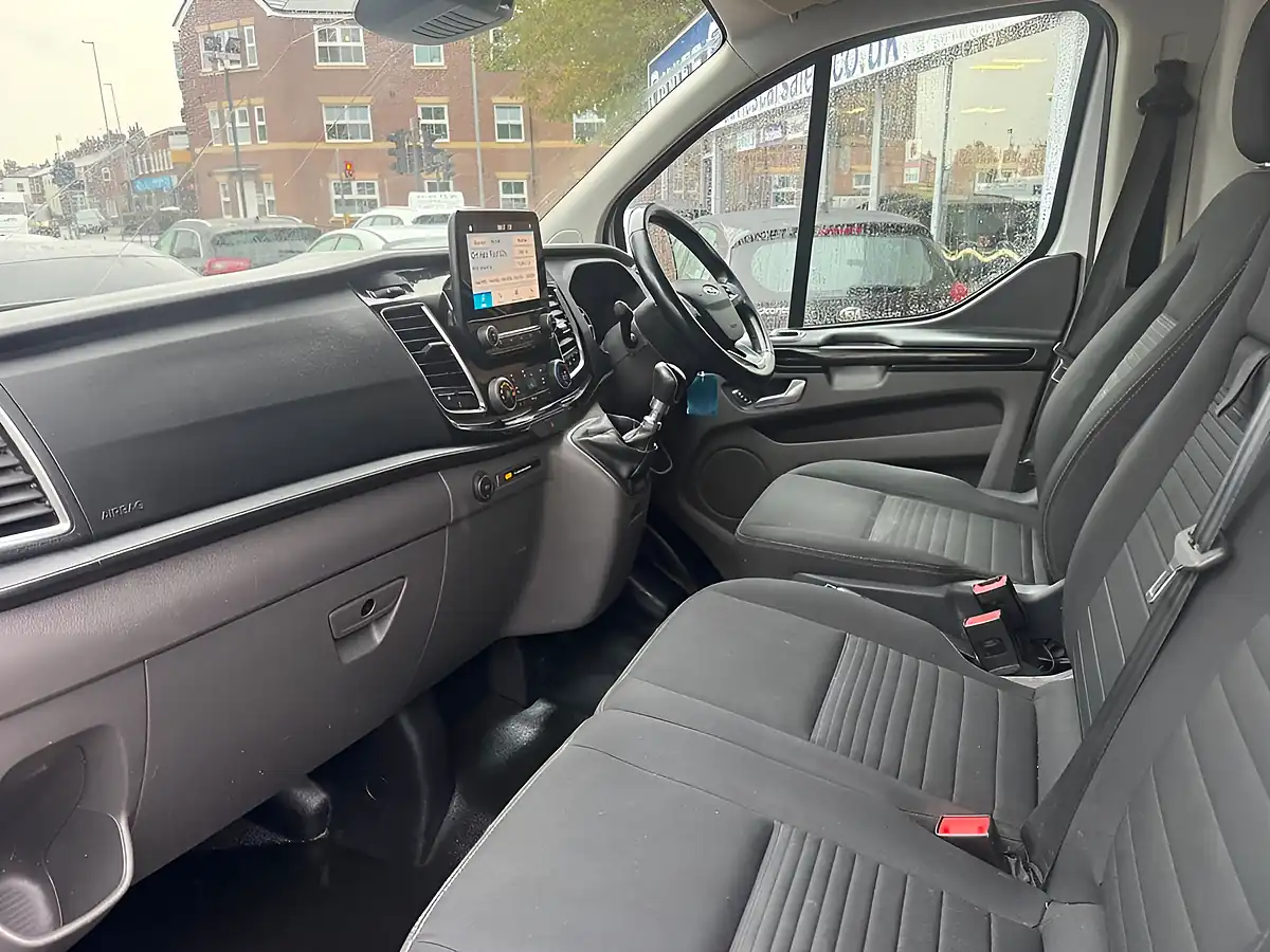 Used 2021 Ford Transit Custom Limited White - Interior and Exterior details 4