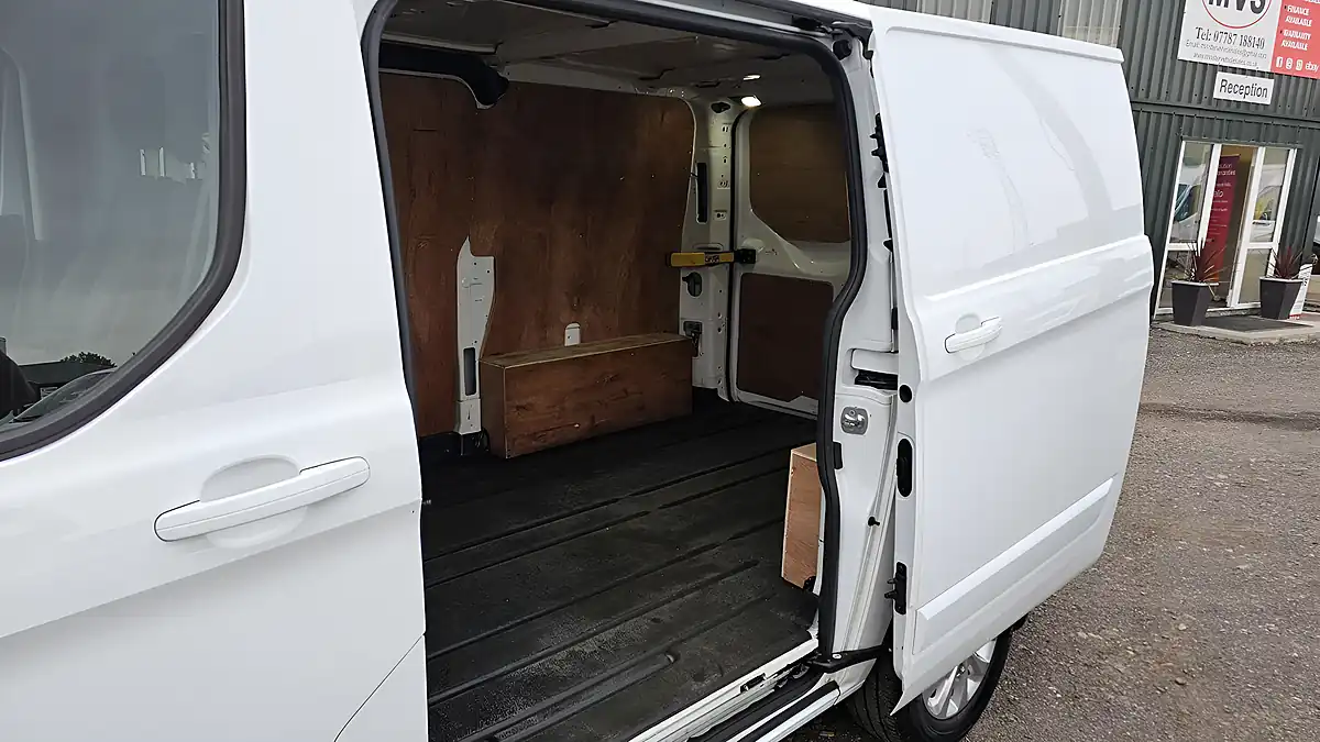 Used 2021 Ford Transit Custom Limited White - Interior and Exterior details 10