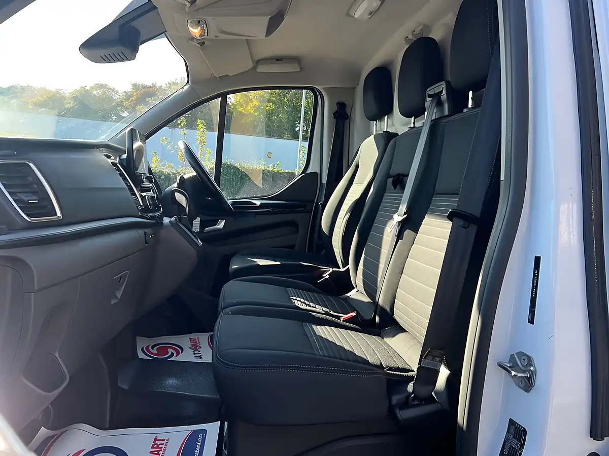 Used 2021 Ford Transit Custom Limited White - Interior and Exterior details 11