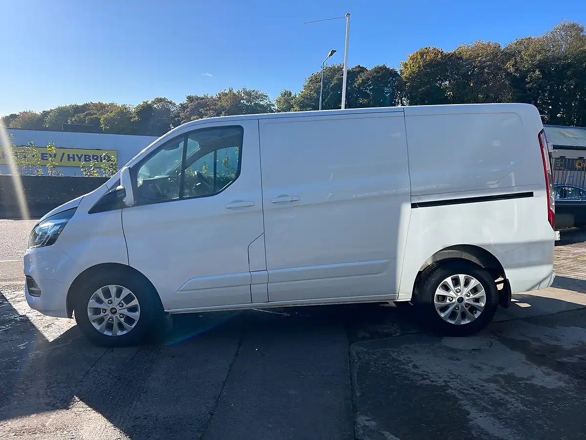 Used 2021 Ford Transit Custom Limited White - Interior and Exterior details 7