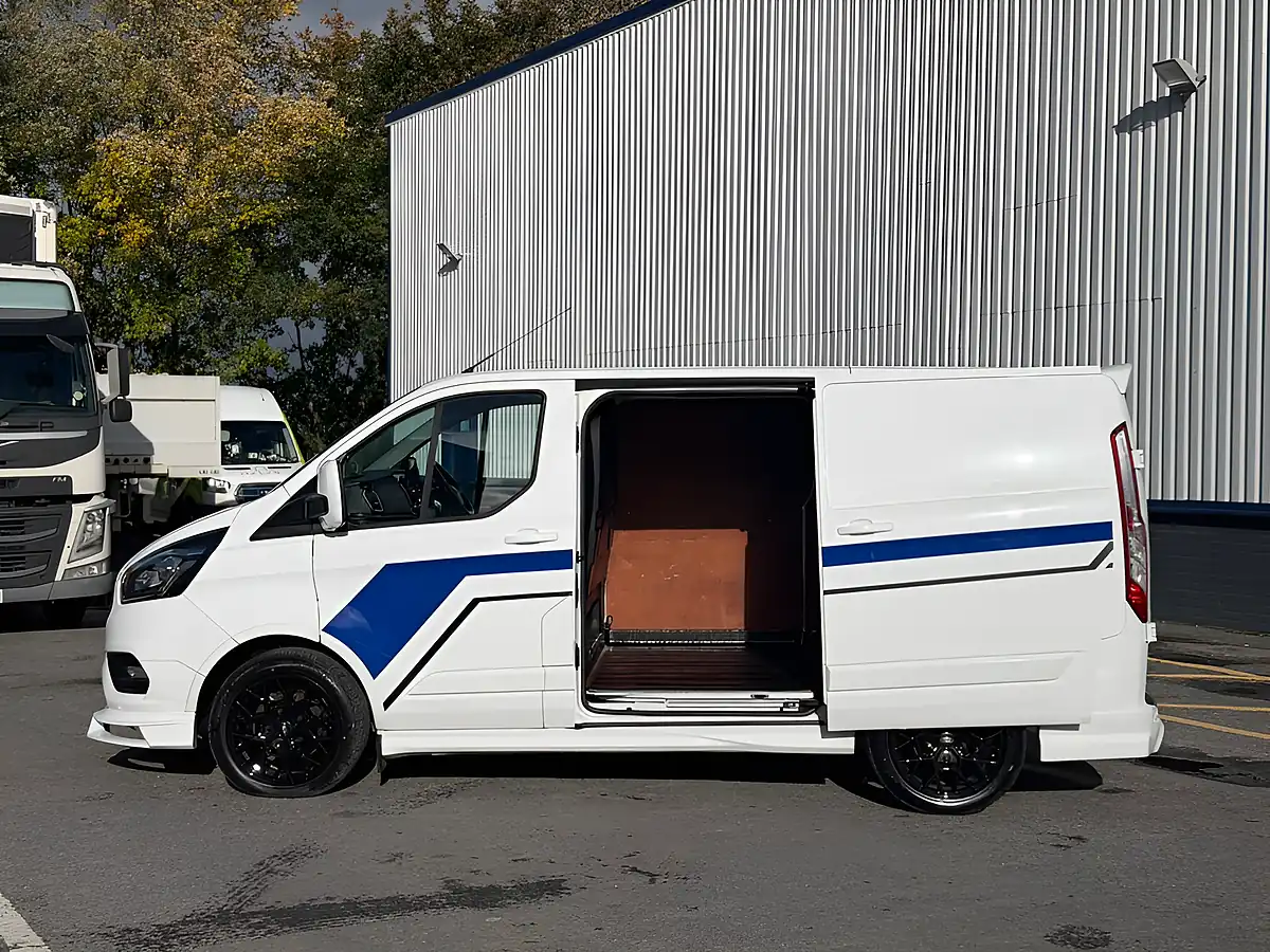 Used 2021 Ford Transit Custom Limited White - Interior and Exterior details 3