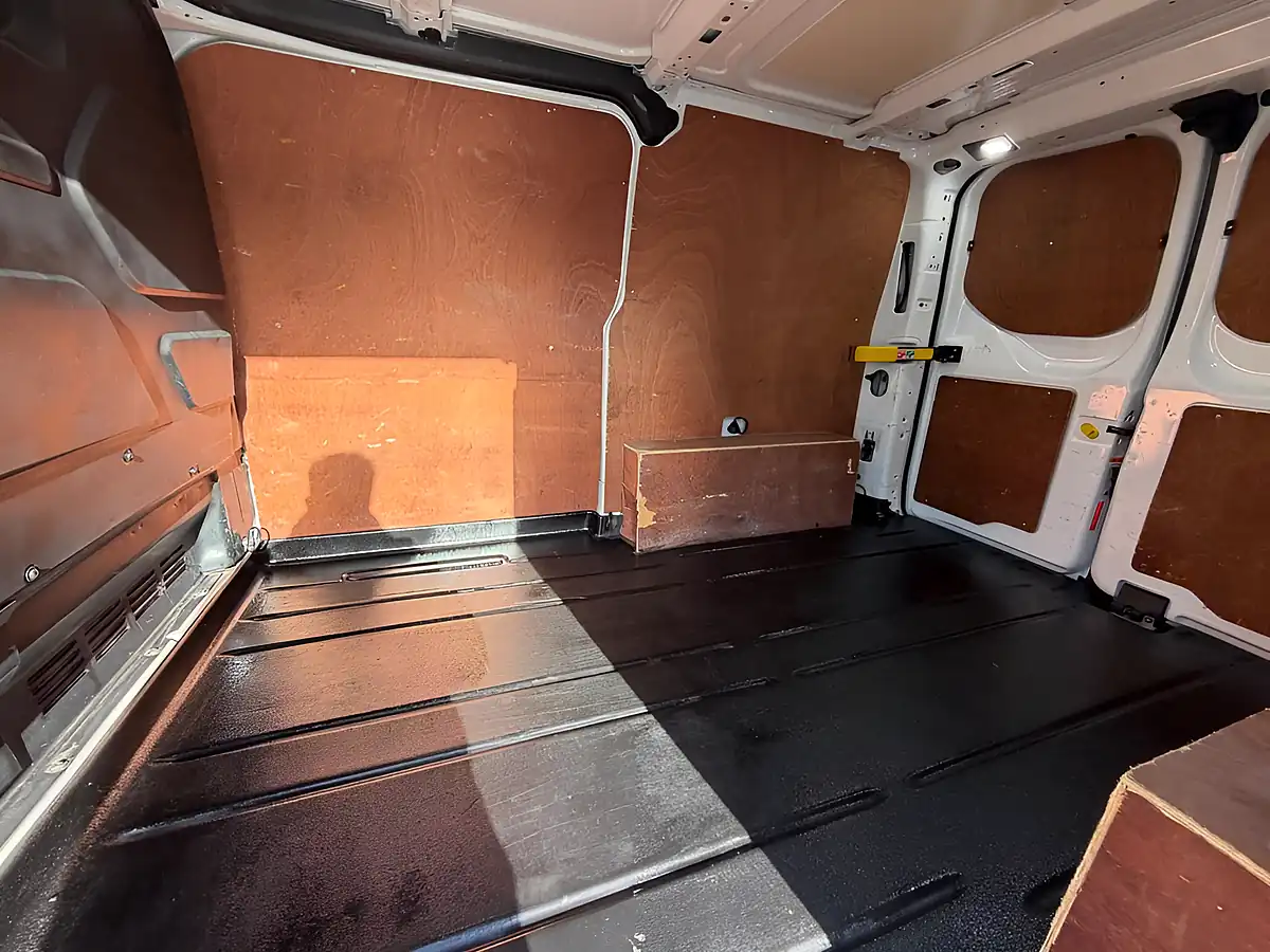 Used 2021 Ford Transit Custom Limited White - Interior and Exterior details 7