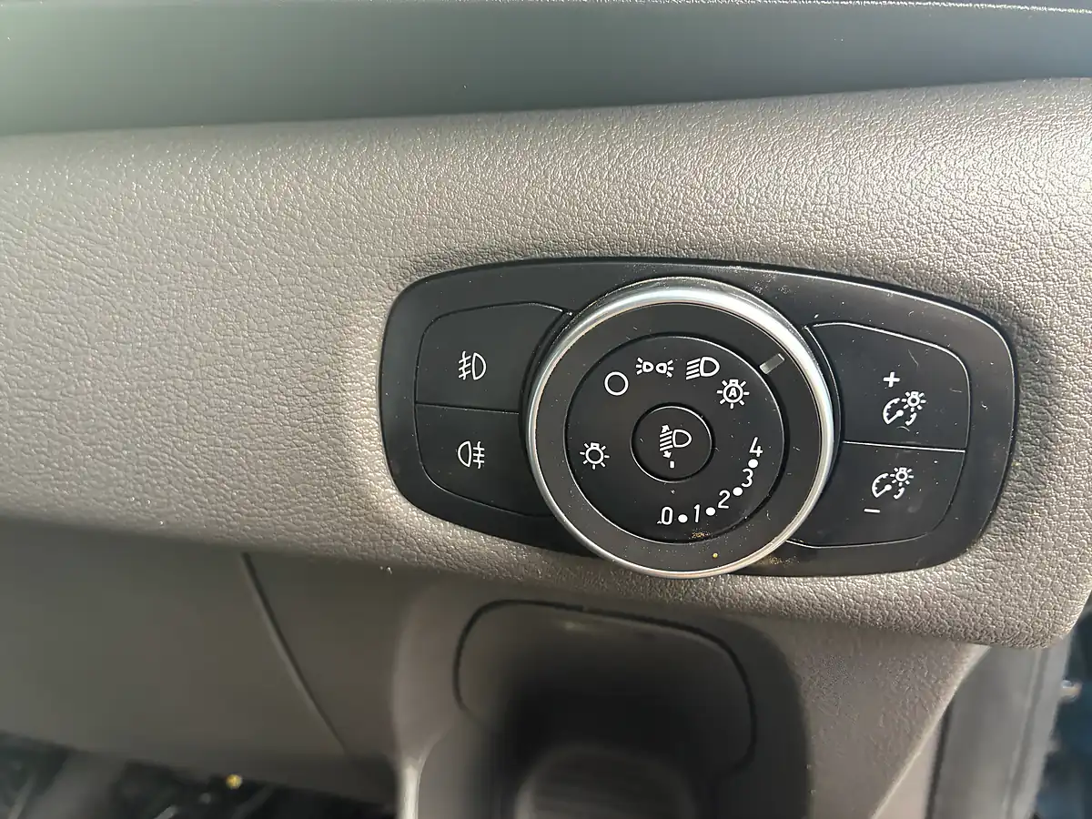 Used 2021 Ford Transit Custom Trail Crew Blue - Interior and Exterior details 14