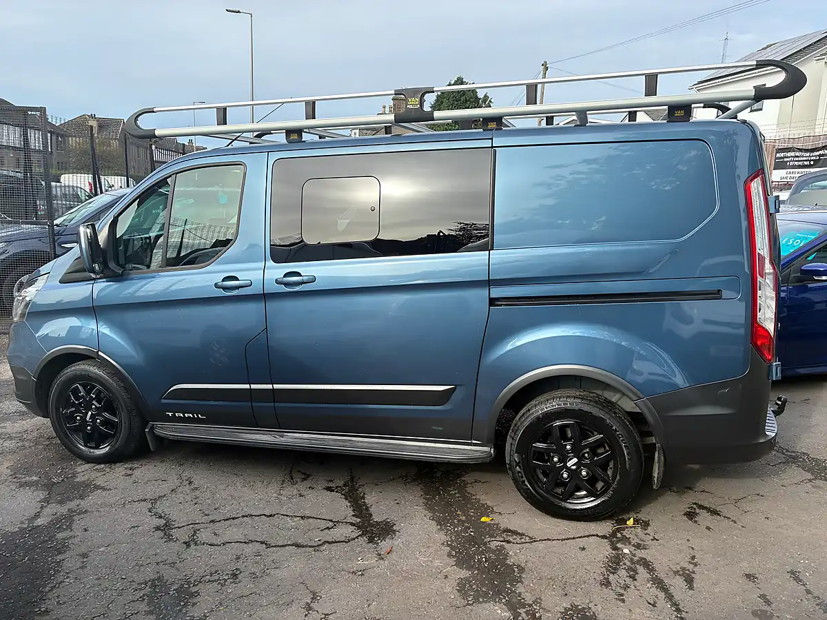 Used 2021 Ford Transit Custom Trail Crew Blue - Interior and Exterior details 5