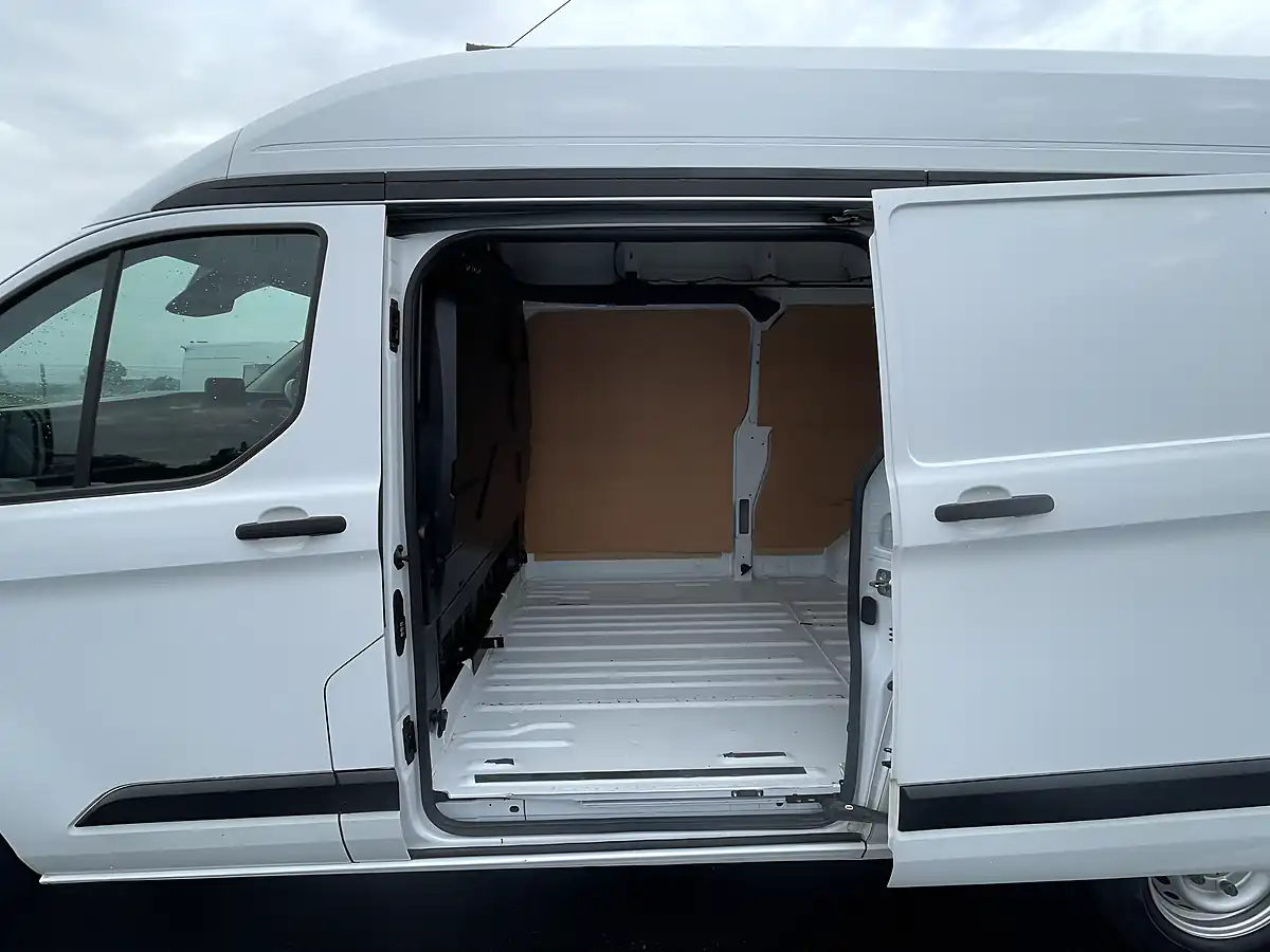 Used 2021 Ford Transit Custom Trend L2H2 White - Interior and Exterior details 13
