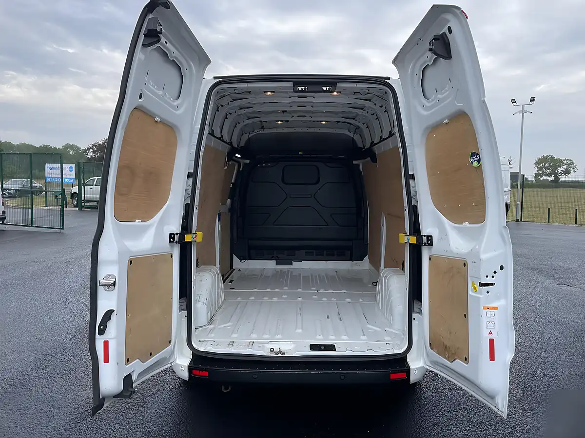 Used 2021 Ford Transit Custom Trend L2H2 White - Interior and Exterior details 14