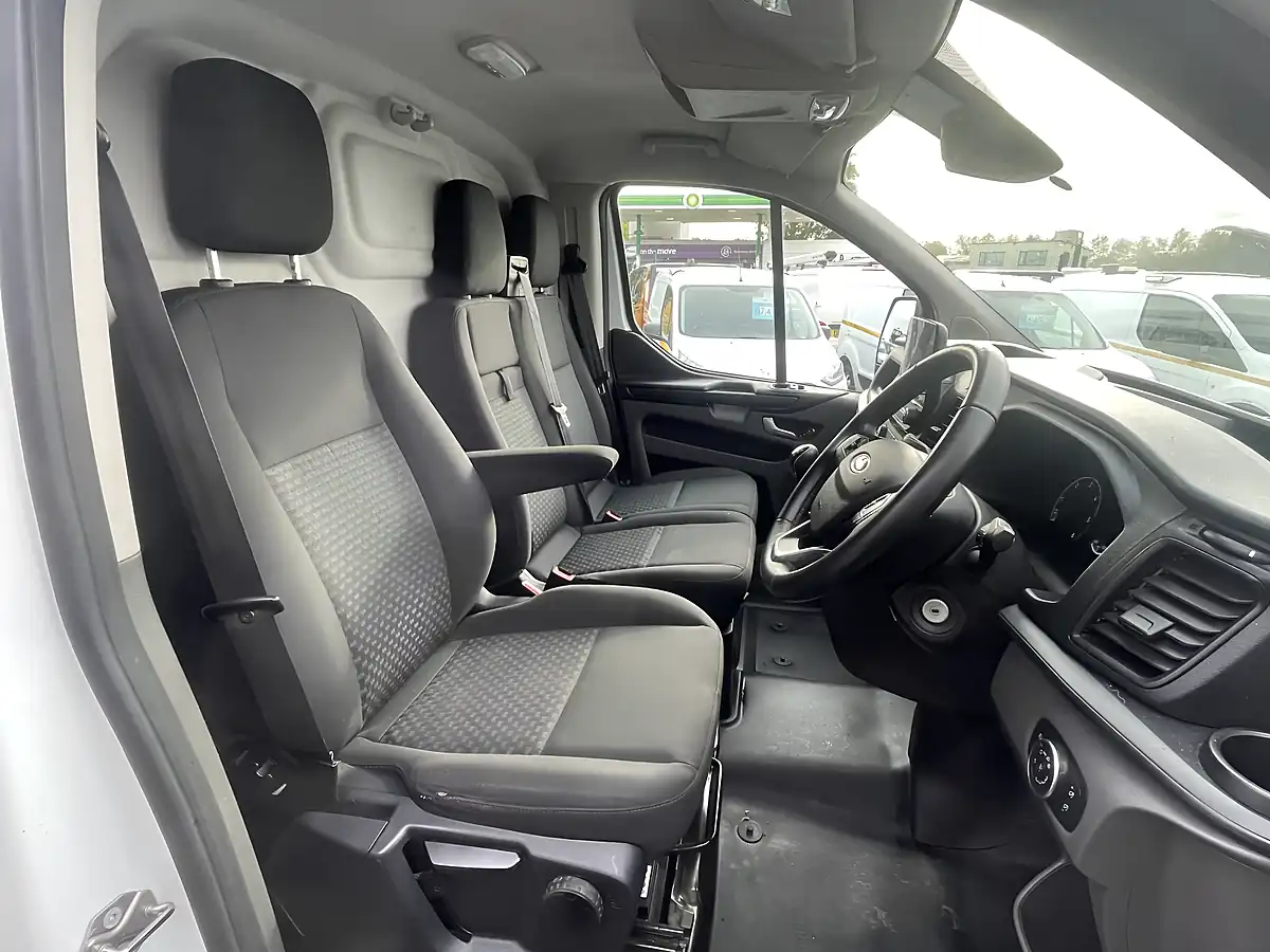 Used 2021 Ford Transit Custom Trend L2H2 White - Interior and Exterior details 10