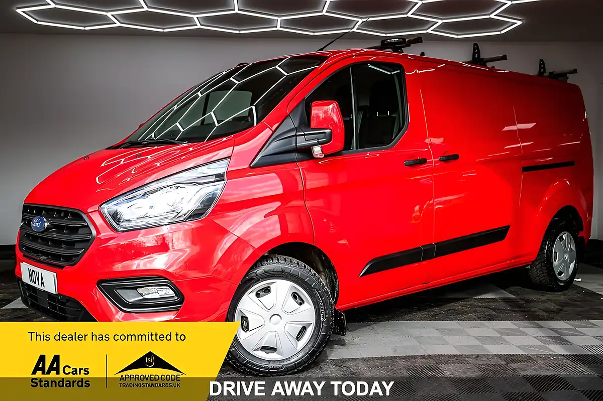 Used 2021 Ford Transit Custom Trend Red - Front View