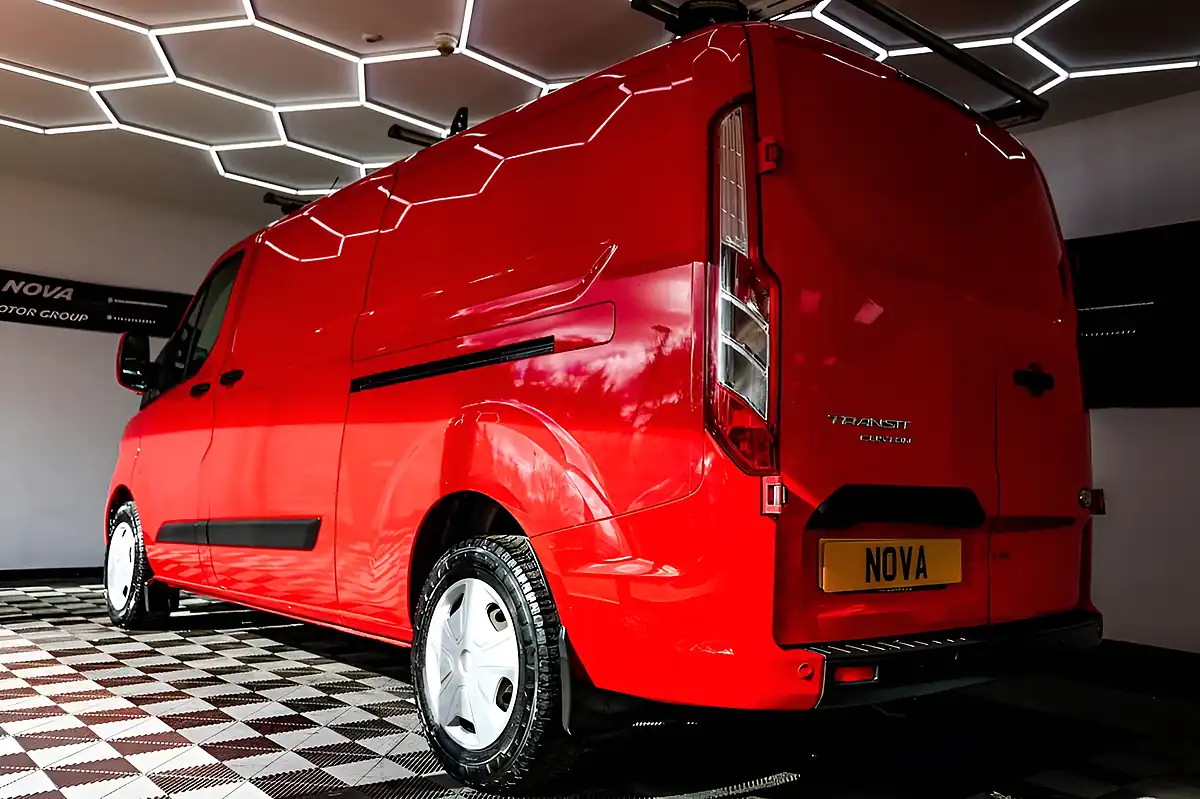 Used 2021 Ford Transit Custom Trend Red - Interior and Exterior details 9