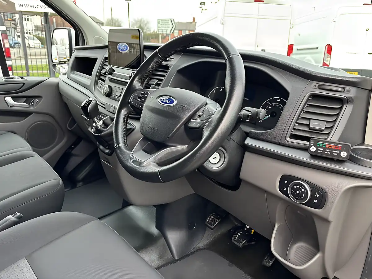 Used 2021 Ford Transit Custom Trend Silver - Interior and Exterior details 10
