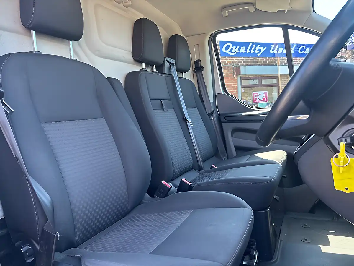 Used 2021 Ford Transit Custom Trend Silver - Interior and Exterior details 12