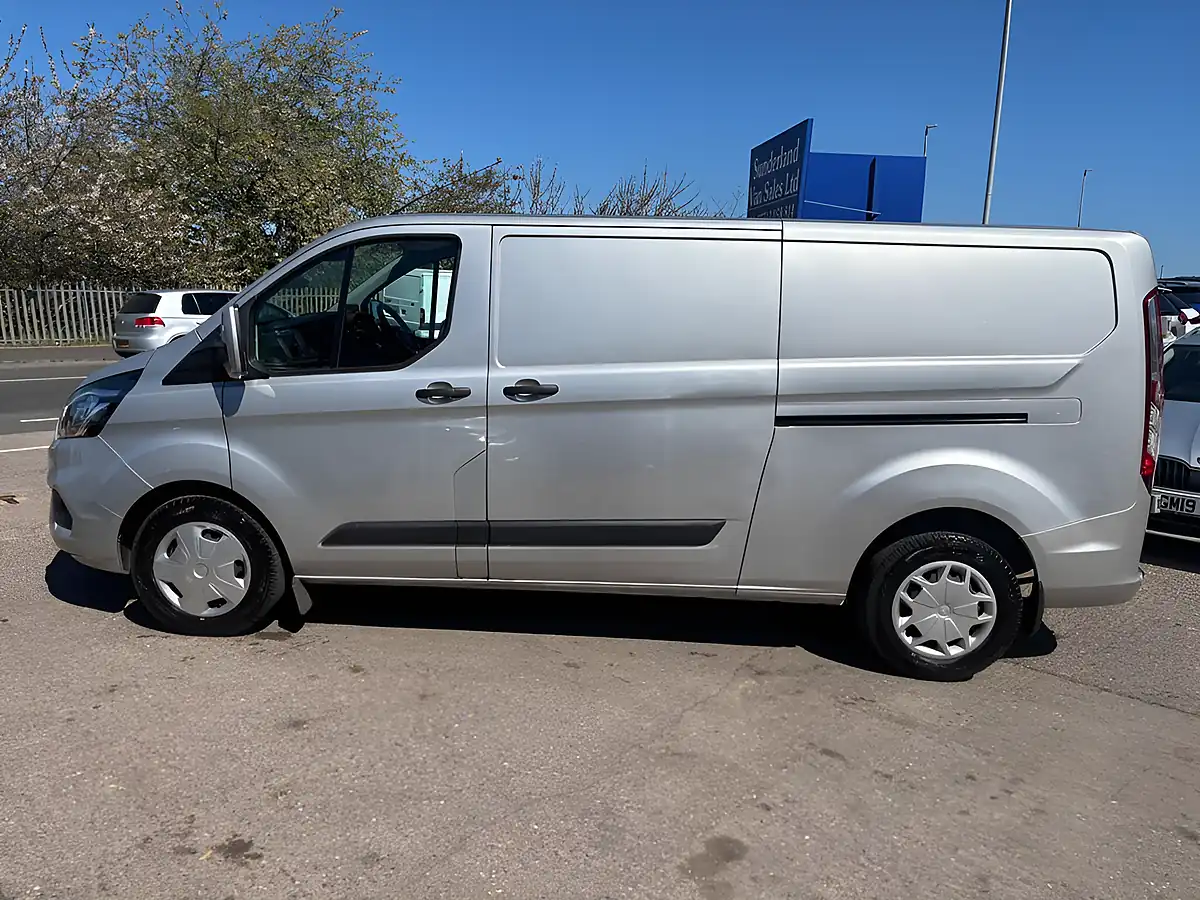 Used 2021 Ford Transit Custom Trend Silver - Interior and Exterior details 14