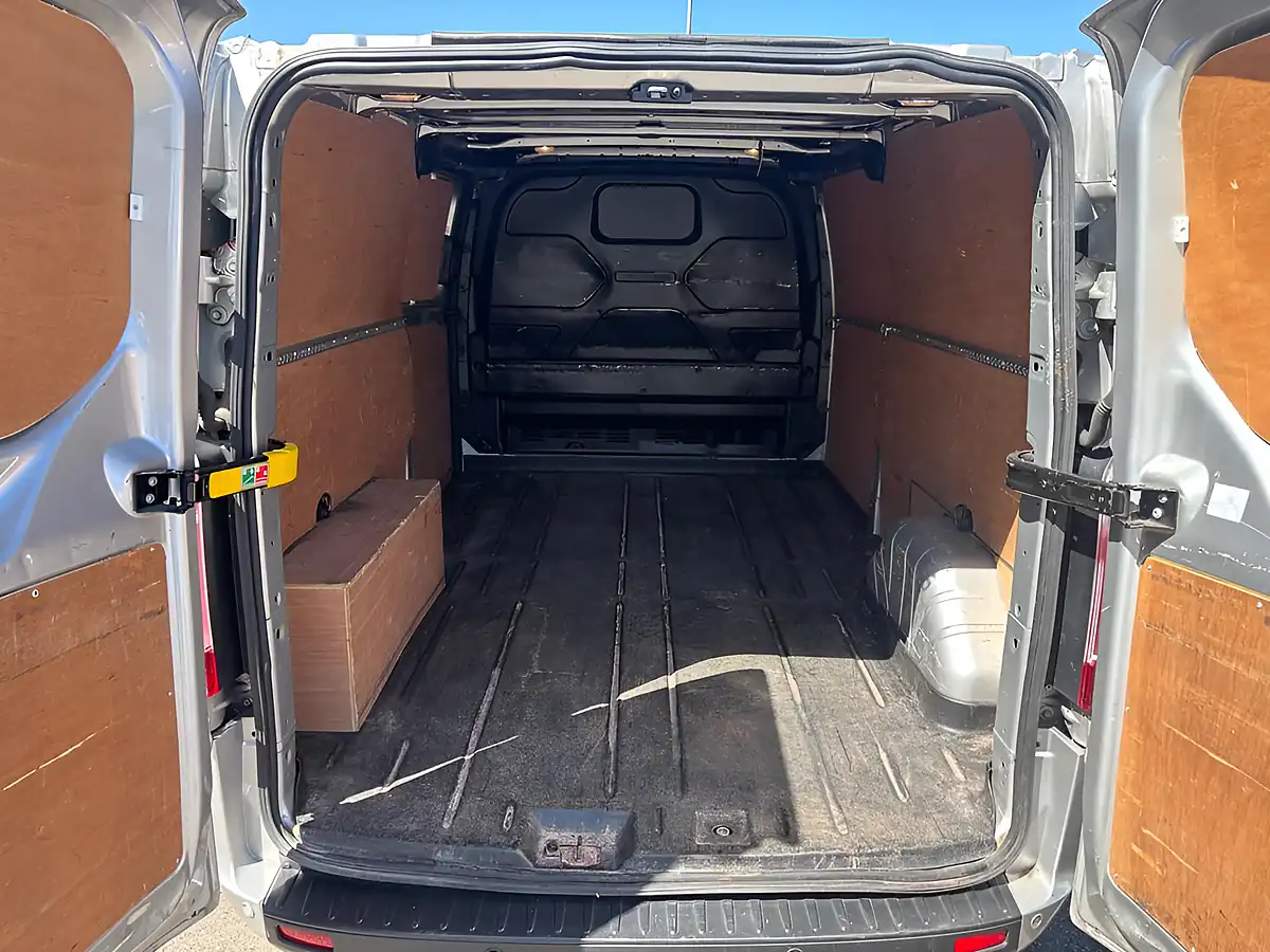Used 2021 Ford Transit Custom Trend Silver - Interior and Exterior details 15