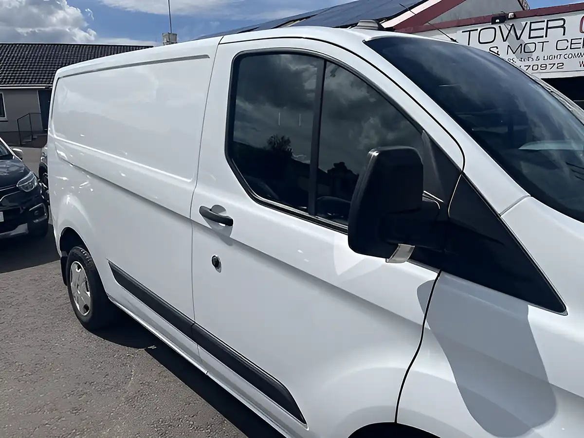Used 2021 Ford Transit Custom Trend White - Interior and Exterior details 5