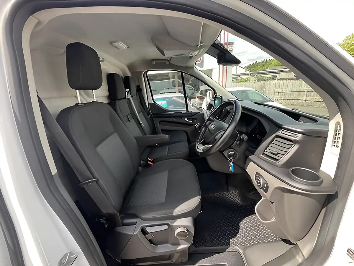 Used 2021 Ford Transit Custom Trend White - Interior and Exterior details 6
