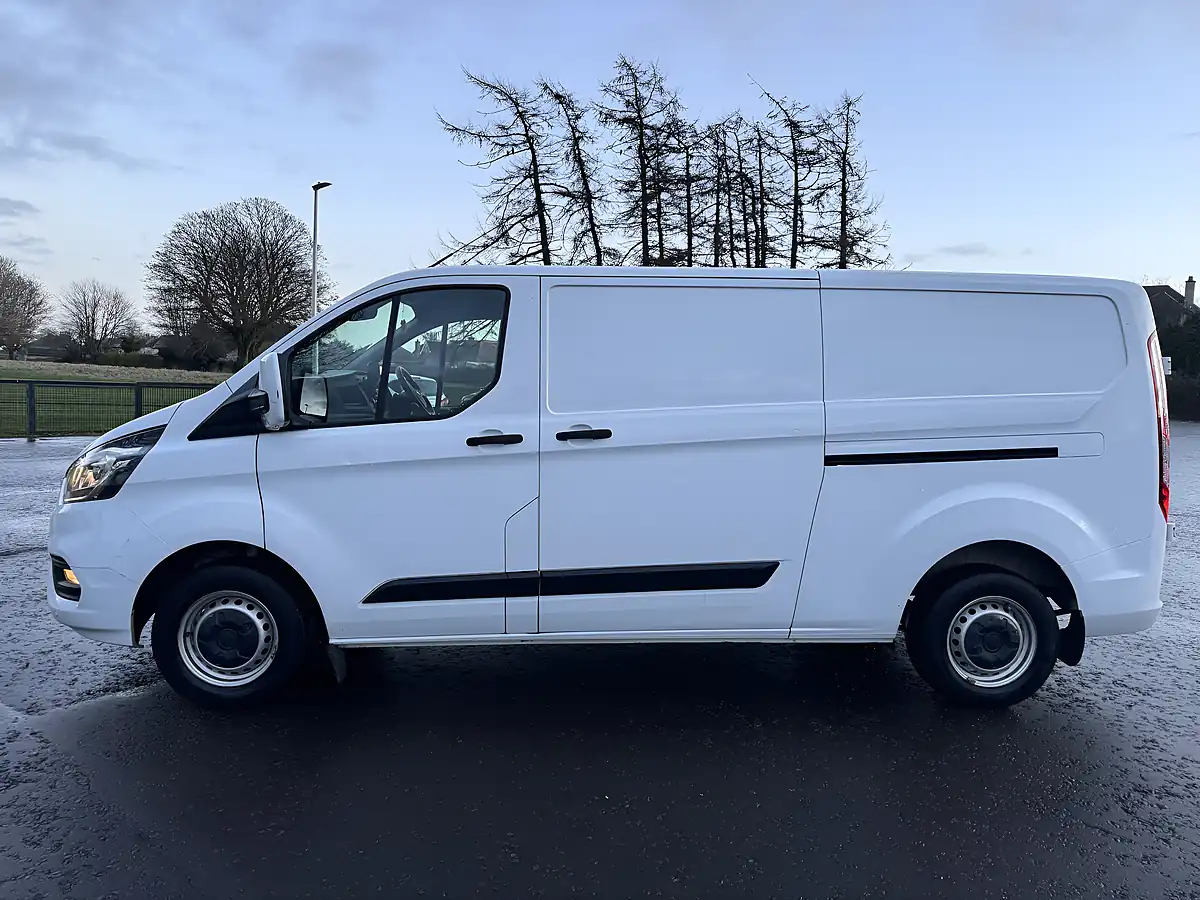 Used 2021 Ford Transit Custom Trend White - Interior and Exterior details 4