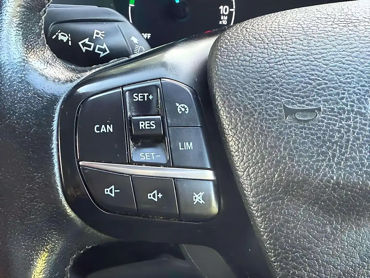 Used 2021 Ford Transit Custom Trend White - Interior and Exterior details 10