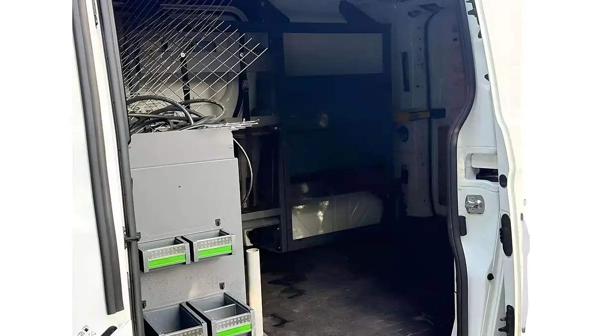 Used 2021 Ford Transit Custom Trend White - Interior and Exterior details 15