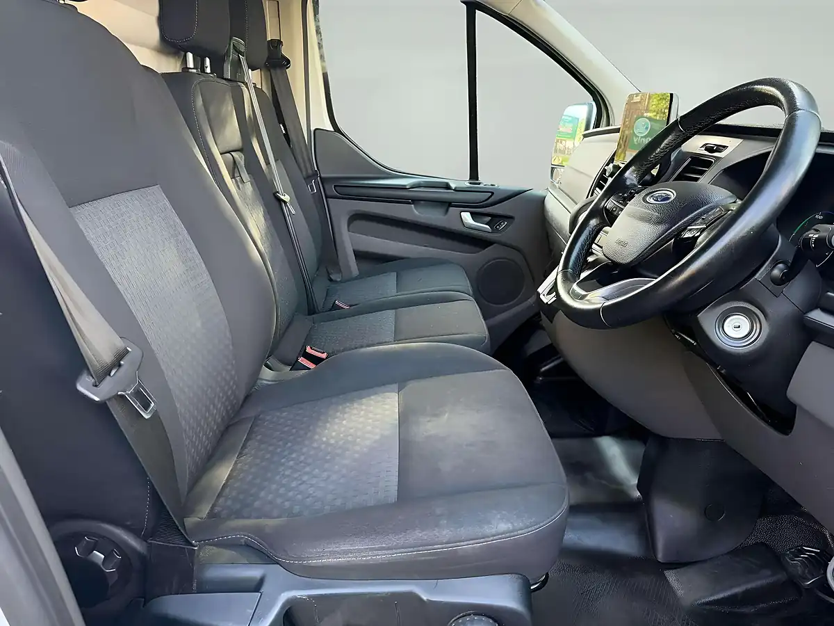Used 2021 Ford Transit Custom Trend White - Interior and Exterior details 6