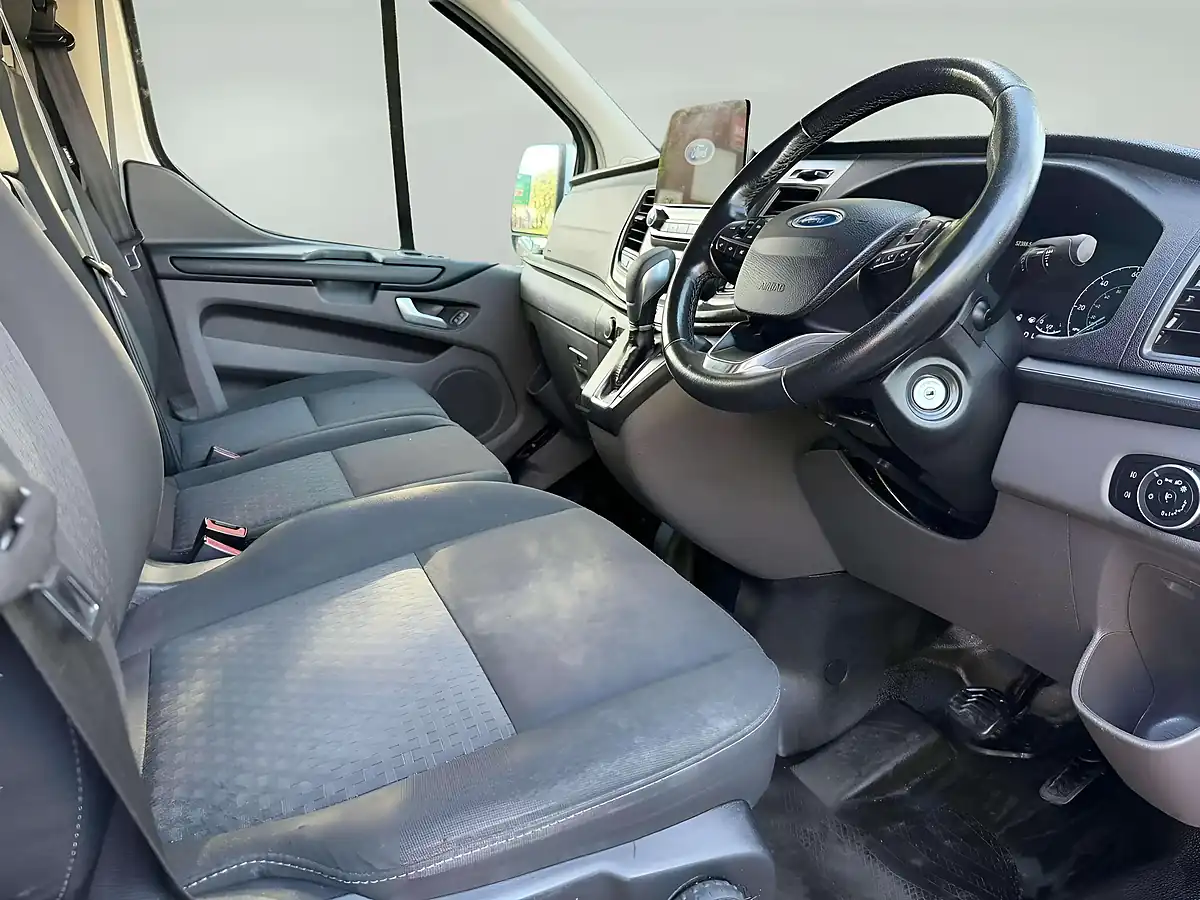 Used 2021 Ford Transit Custom Trend White - Interior and Exterior details 7