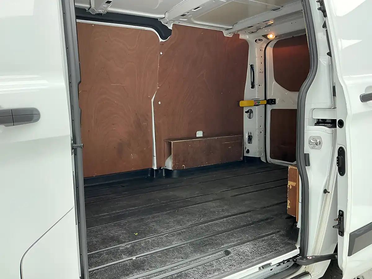 Used 2021 Ford Transit Custom Trend White - Interior and Exterior details 13