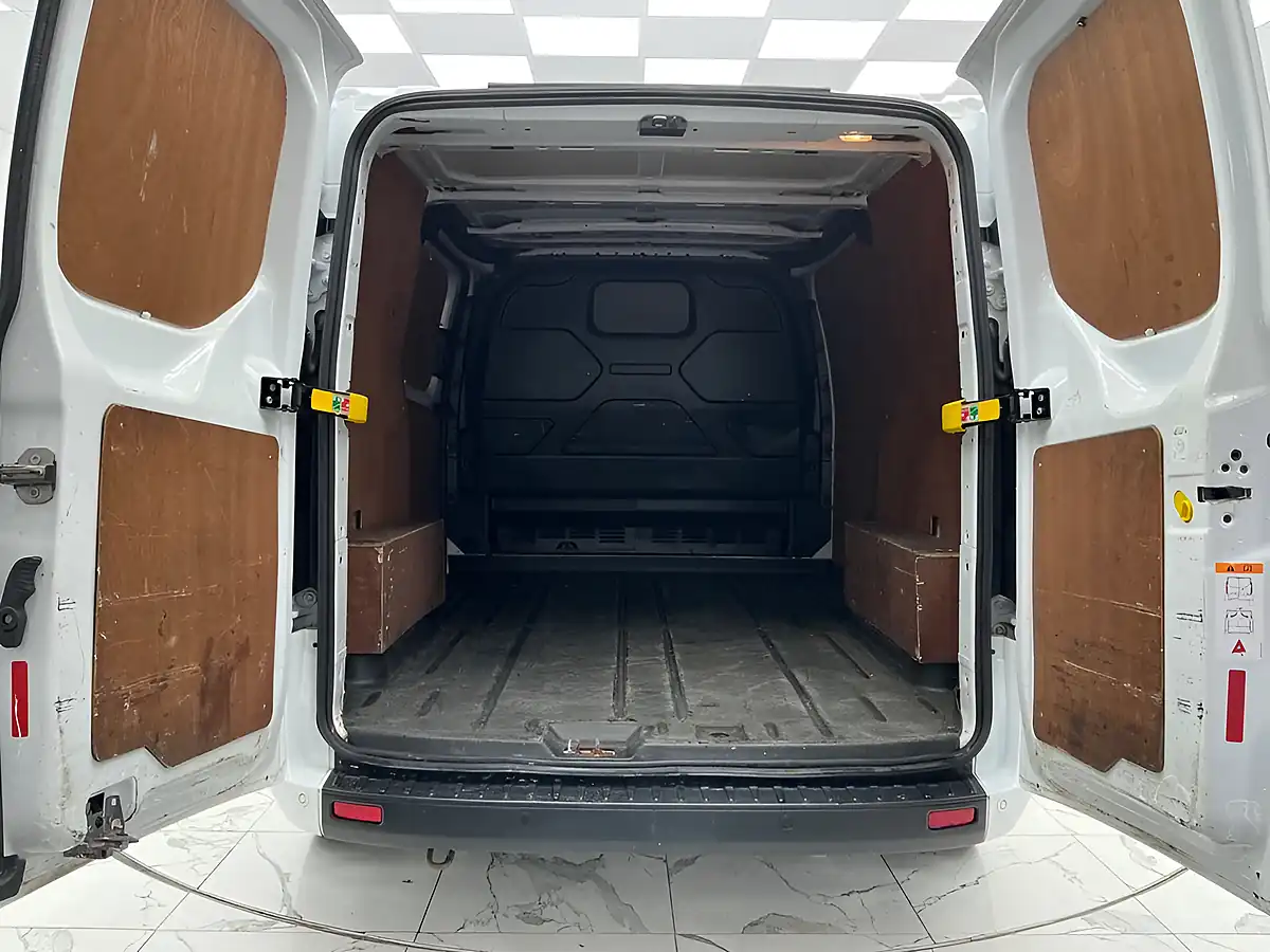 Used 2021 Ford Transit Custom Trend White - Interior and Exterior details 14