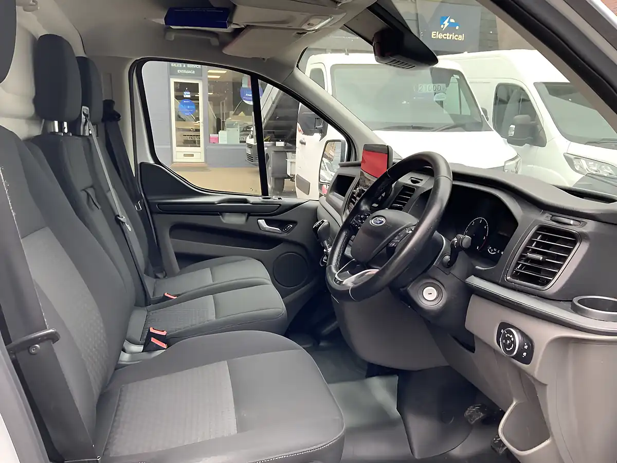 Used 2021 Ford Transit Custom Trend White - Interior and Exterior details 13