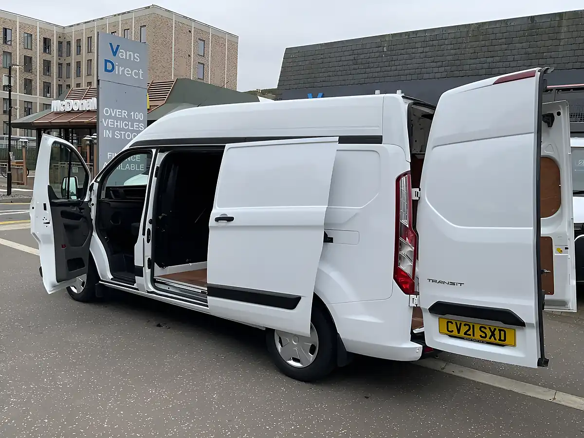 Used 2021 Ford Transit Custom Trend White - Interior and Exterior details 9