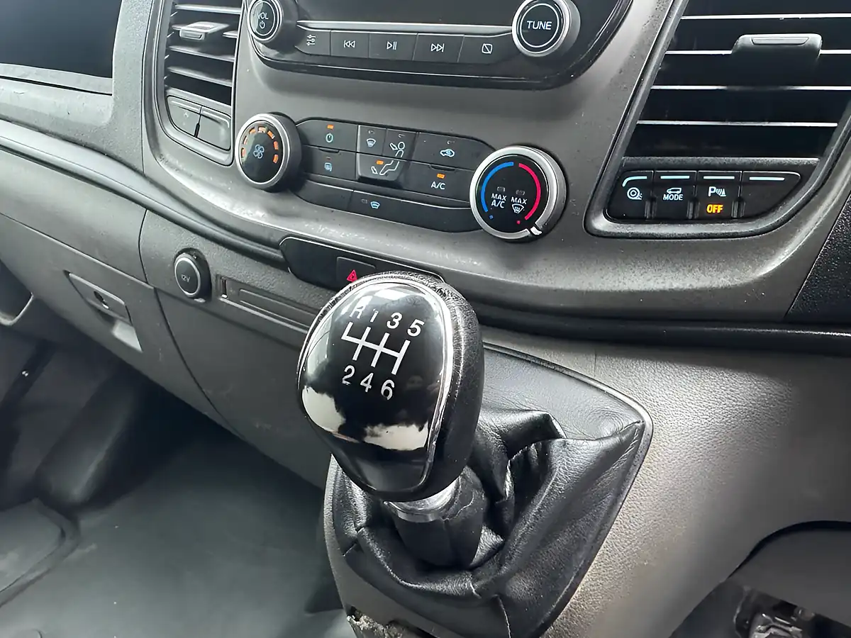 Used 2021 Ford Transit Custom Trend White - Interior and Exterior details 14