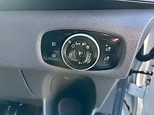 Used 2021 Ford Transit Custom Trend White - Interior and Exterior details 16
