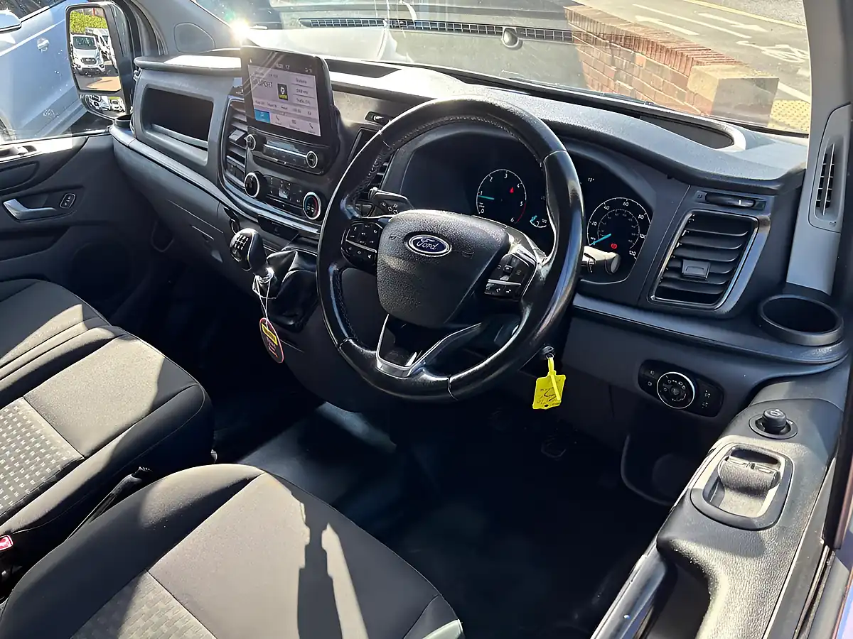 Used 2021 Ford Transit Custom Trend White - Interior and Exterior details 20