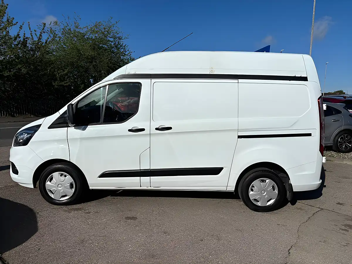 Used 2021 Ford Transit Custom Trend White - Interior and Exterior details 9
