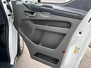 Used 2021 Ford Transit Custom Trend White - Interior and Exterior details 12