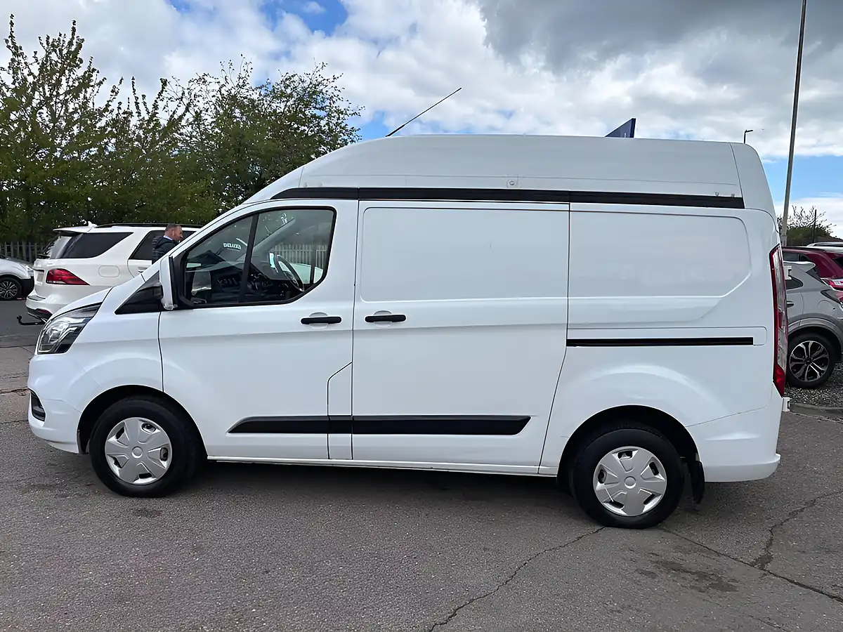 Used 2021 Ford Transit Custom Trend White - Interior and Exterior details 7