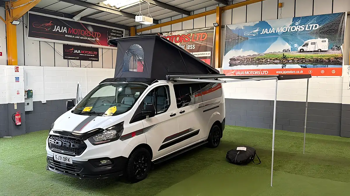 Used 2021 Ford Transit Custom White - Front View