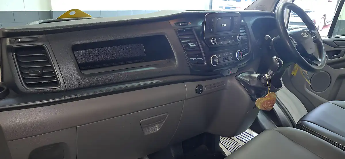 Used 2021 Ford Transit Custom White - Interior and Exterior details 18