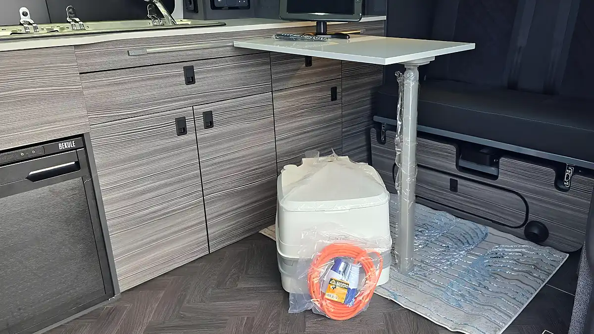 Used 2021 Ford Transit Custom White - Interior and Exterior details 11