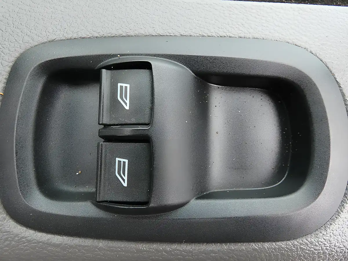 Used 2021 Ford Transit Leader Frozen White - Interior and Exterior details 15