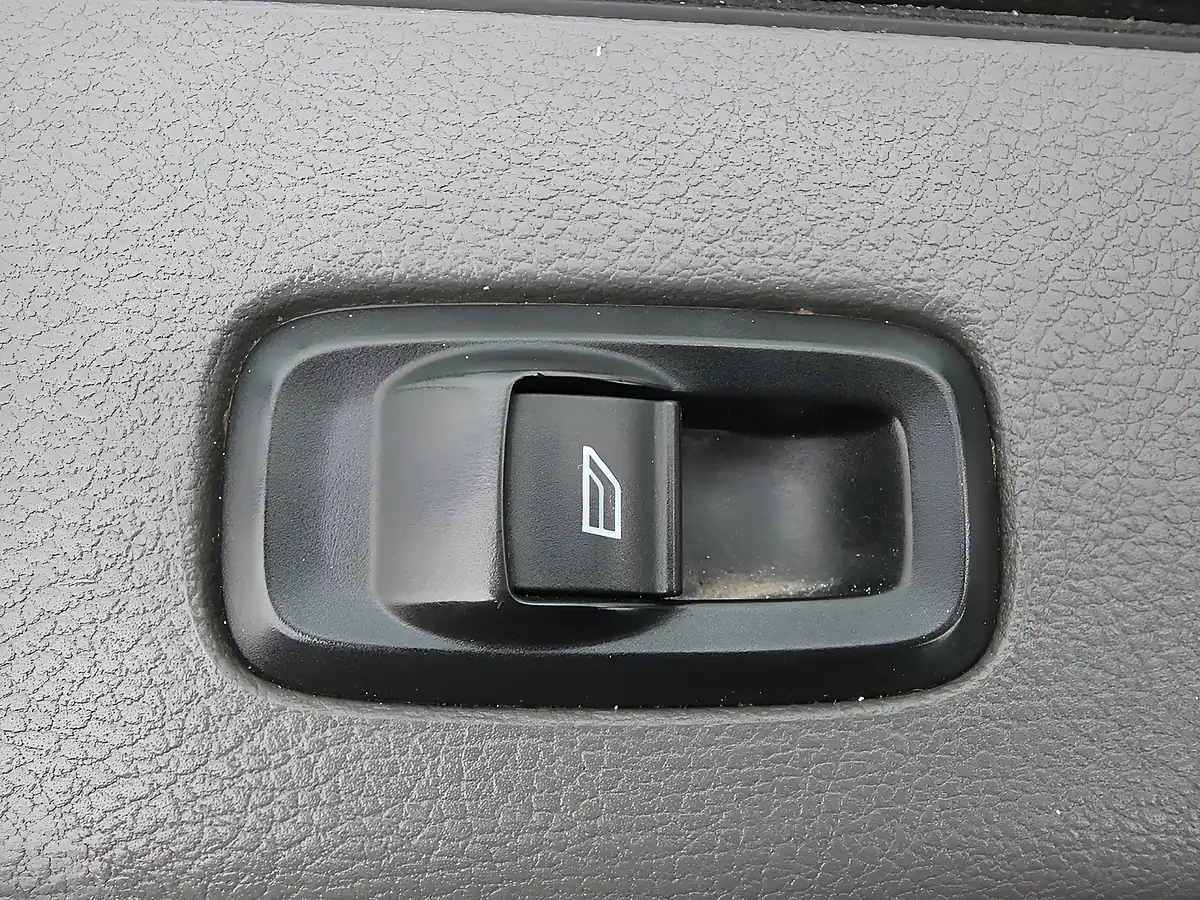 Used 2021 Ford Transit Leader Frozen White - Interior and Exterior details 17