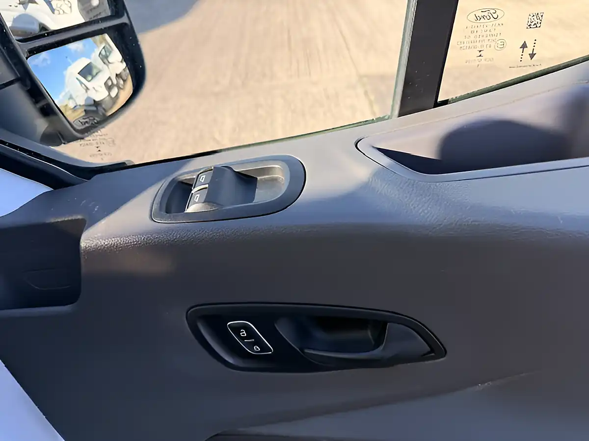 Used 2021 Ford Transit Leader Luton White - Interior and Exterior details 17