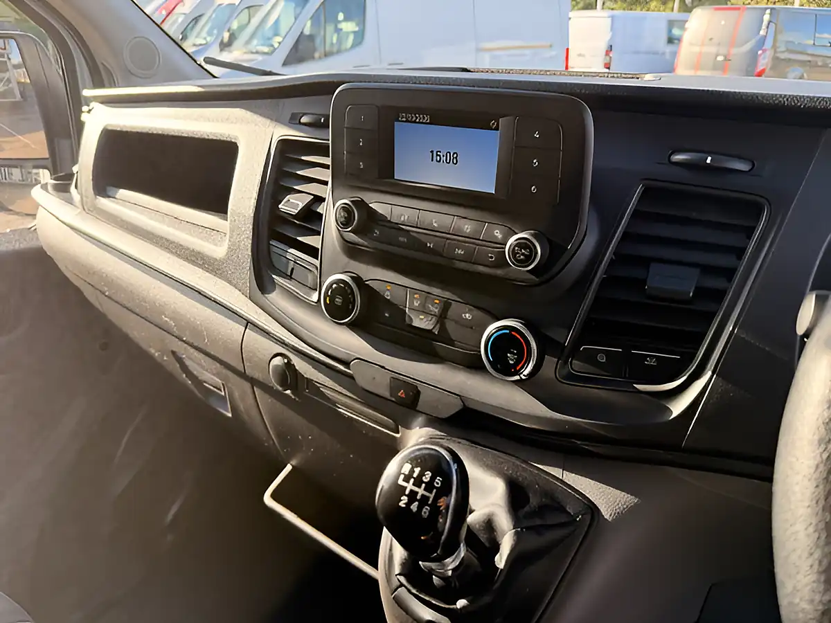 Used 2021 Ford Transit Leader Luton White - Interior and Exterior details 18